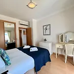 Apartman Terrace With Pool By Homing