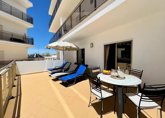 Terrace With Pool By Homing Албуфейра