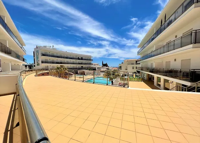 Terrace With Pool By Homing Албуфейра
